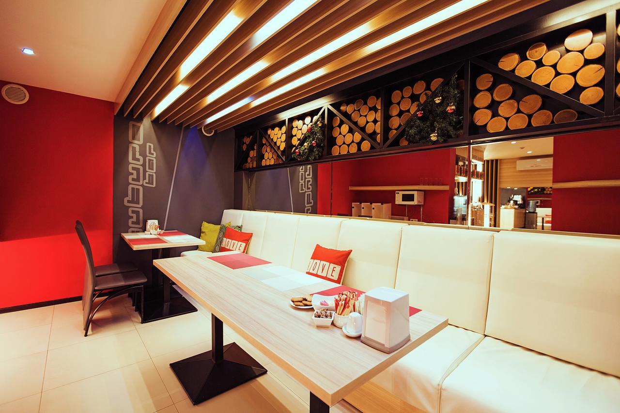 Futuro Hotel Bichkek Extérieur photo