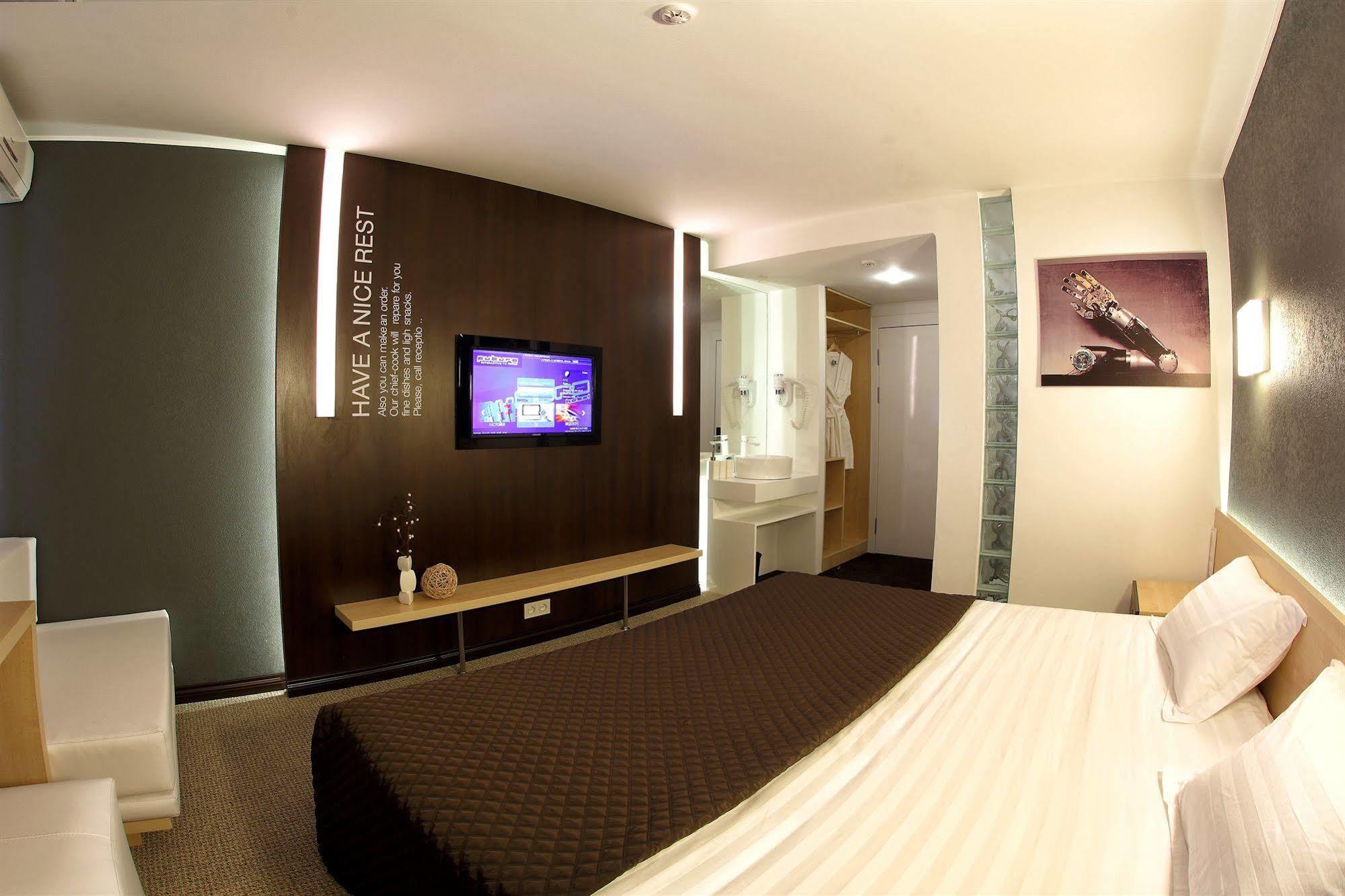 Futuro Hotel Bichkek Extérieur photo