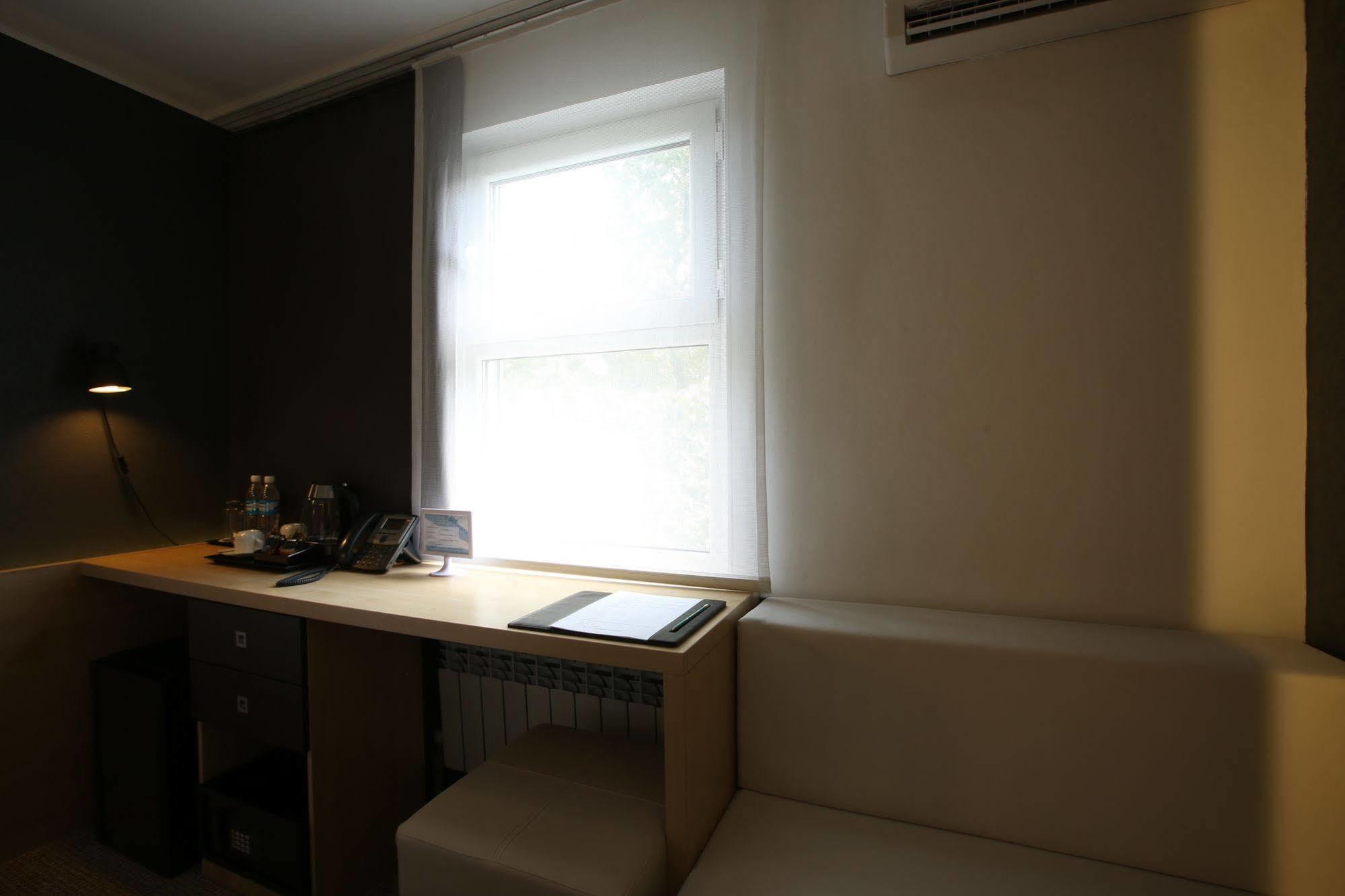 Futuro Hotel Bichkek Extérieur photo