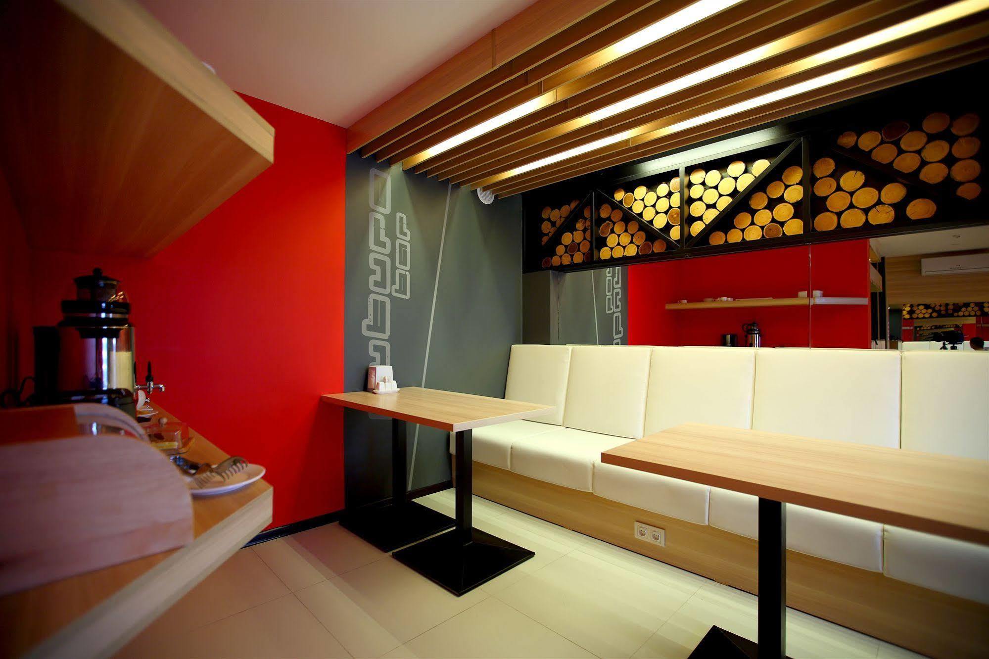 Futuro Hotel Bichkek Extérieur photo